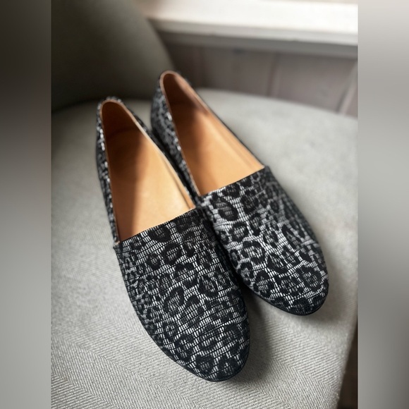 DANSKO | leather grey leopard print flat | size 39 - Picture 2 of 6